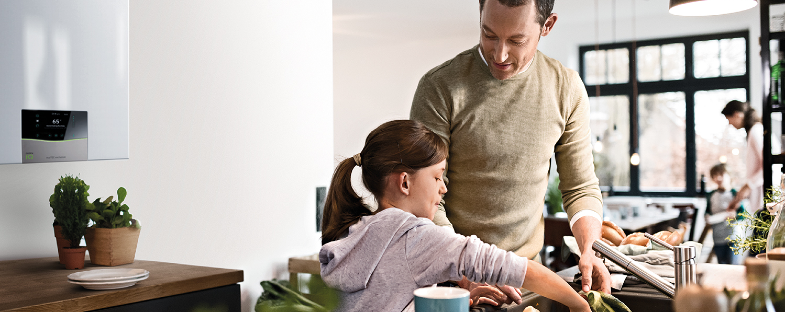 Famiglia si gode il tepore di casa grazie alla caldaia Vaillant